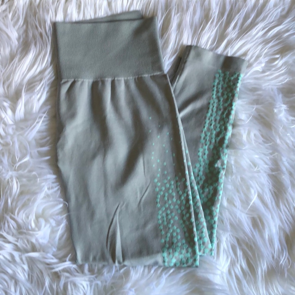 Fabletics cropped leggings